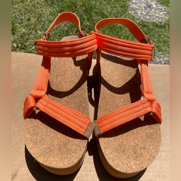 Reef Cushion Rem Hi Platform Sandals Orange Woman’s Size 9.5 - Picture 2 of 6